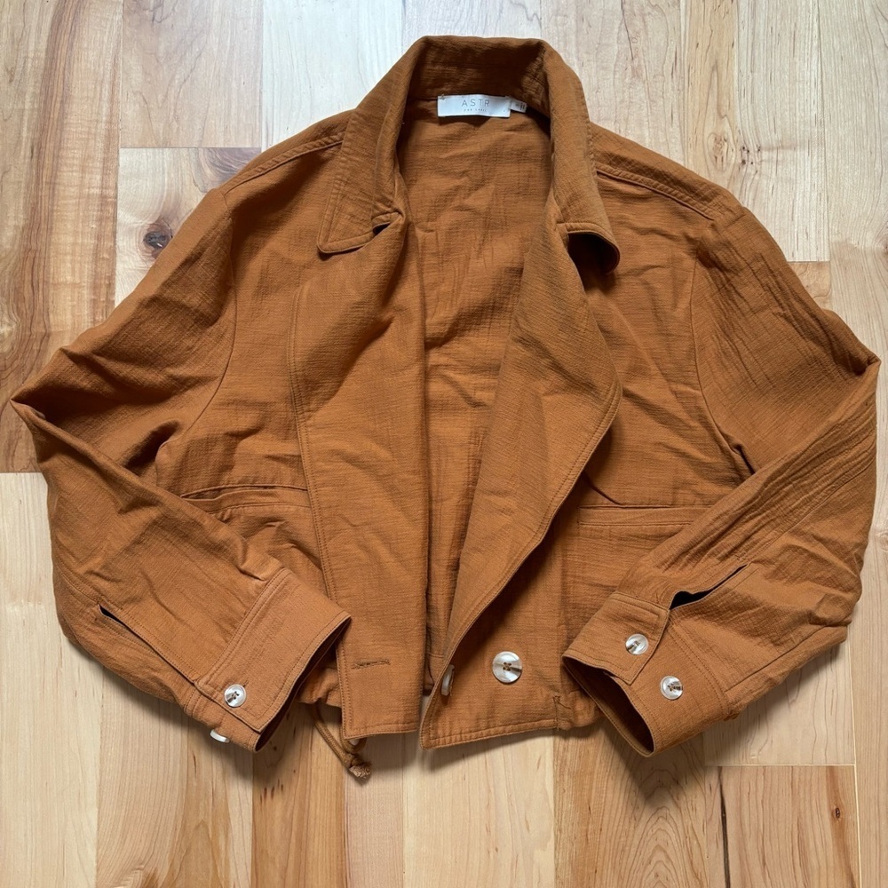 ASTR the Label En Route Jacket in Caramel - Picture 7 of 13